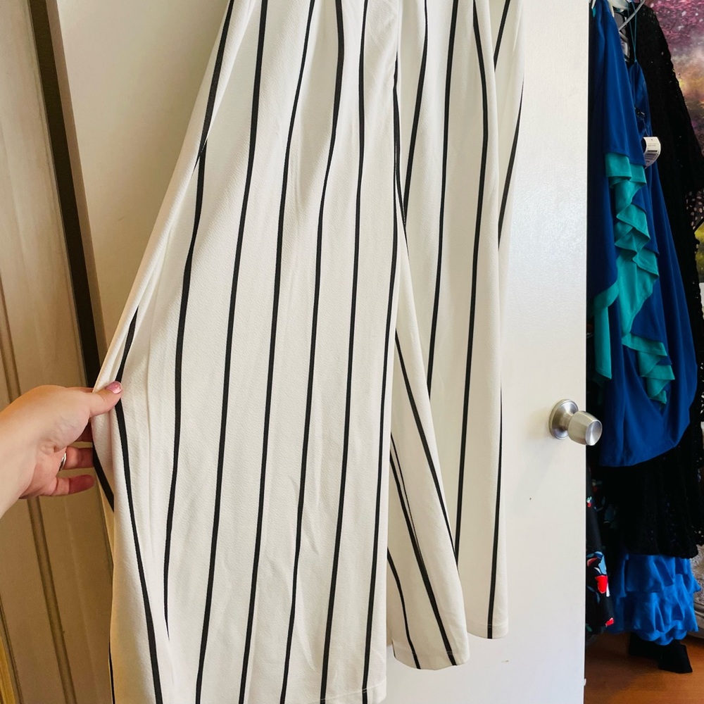 Venus white and black striped jumpsuit - Picture 4 of 11